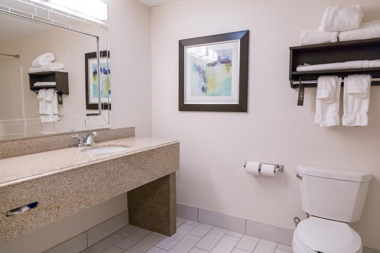 Holiday Inn & Suites Syracuse Airport - Liverpool By Ihg Εξωτερικό φωτογραφία